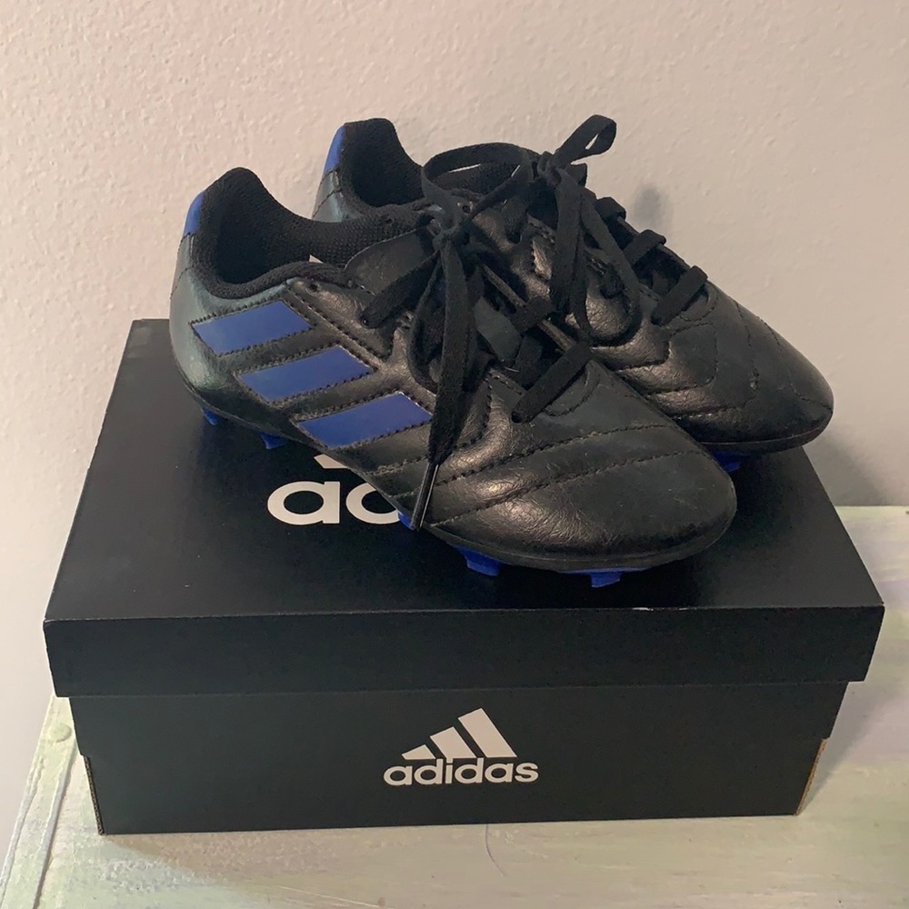 💥 ADIDAS SOCCER SHOES 💥